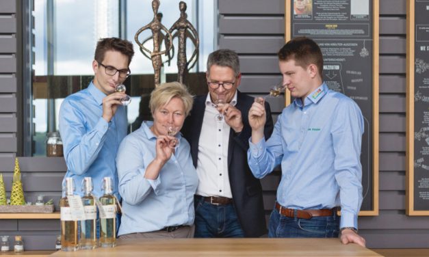 Doppelt ausgezeichnet – Beste Destillerie Deutschlands“ und „World‘s Best Craft Distillery“ Birkenhof-Brennerei￼