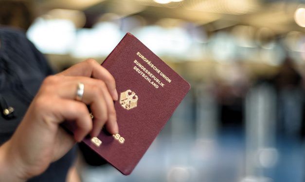 Reisepässe und Personalausweise früh genug auf Gültigkeit kontrollieren – Längere Wartezeiten bei Ausweispapieren!