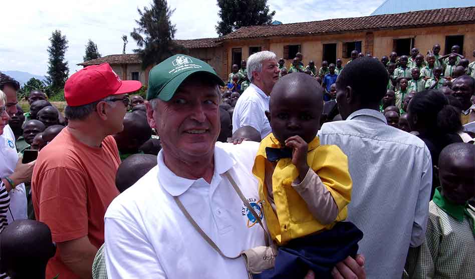 Neue Highlights zur „1.000. FLY & HELP-Schuleröffnung“ im letzten röhrig-Veranstaltungs-Newsletter