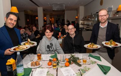 „Warmes von Herzen“: VR Bank RheinAhrEifel unterstützt Weihnachtsdinner für wohnungslose Menschen in Koblenz