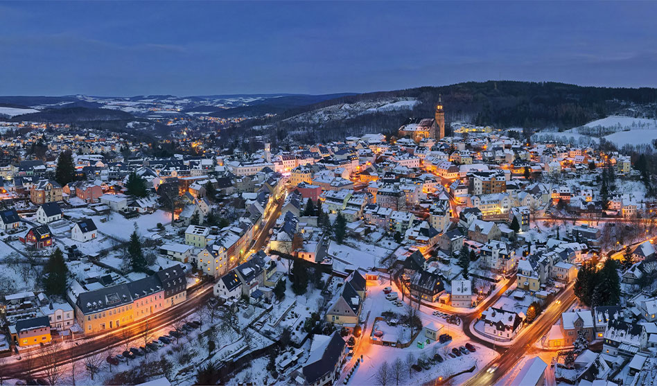 Winterromantik im Erzgebirge – Wenn die Berge in warmem Licht erstrahlen