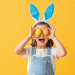 Ostertraditionen: Warum Eierditschen, Ostereierfärben und das Osterfeuer bis heute die ganze Familie begeistern