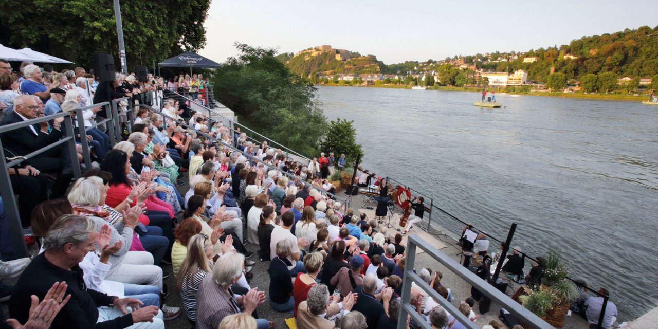 Koblenzer Kulturstufen bieten kostenfreie Open-Air-Konzerte an den Schlossstufen