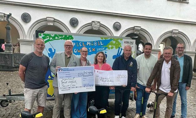 Neue Ausstattung für das „Spielmobil Kowelix junior“ und ein Soccer Cage dank großzügiger Spenden der Koblenzer Lions Clubs