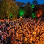 Traditionelles „O’zapft is!“ im Hachenburger Bier-Park