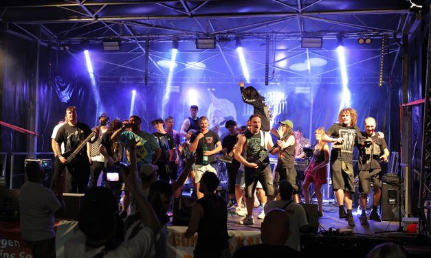 Mehr als 1.000 Gäste: Latscho Festival bringt den Koblenzer Zentralplatz zum Tanzen